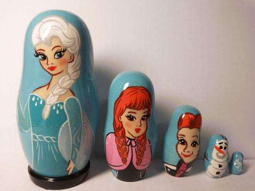 Frozen Elsa Disney Animated Film Matryoshka Russian Nesting Wooden Dolls Set 5pc